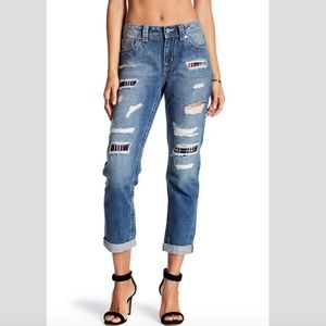 NWT Miss Me distressed/patches boyfriend crops